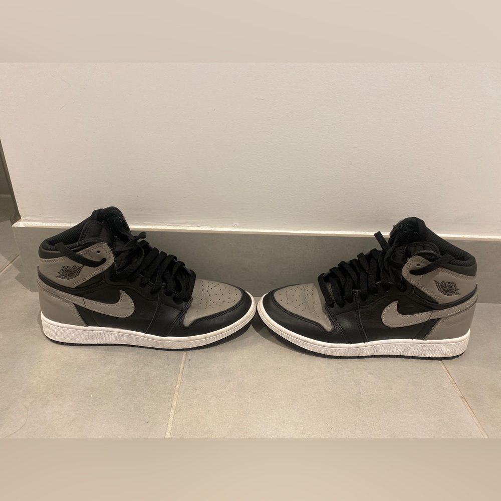 Air jordan 1 retro high OG shadow 2018. Worn a couple times. Basically brand new
